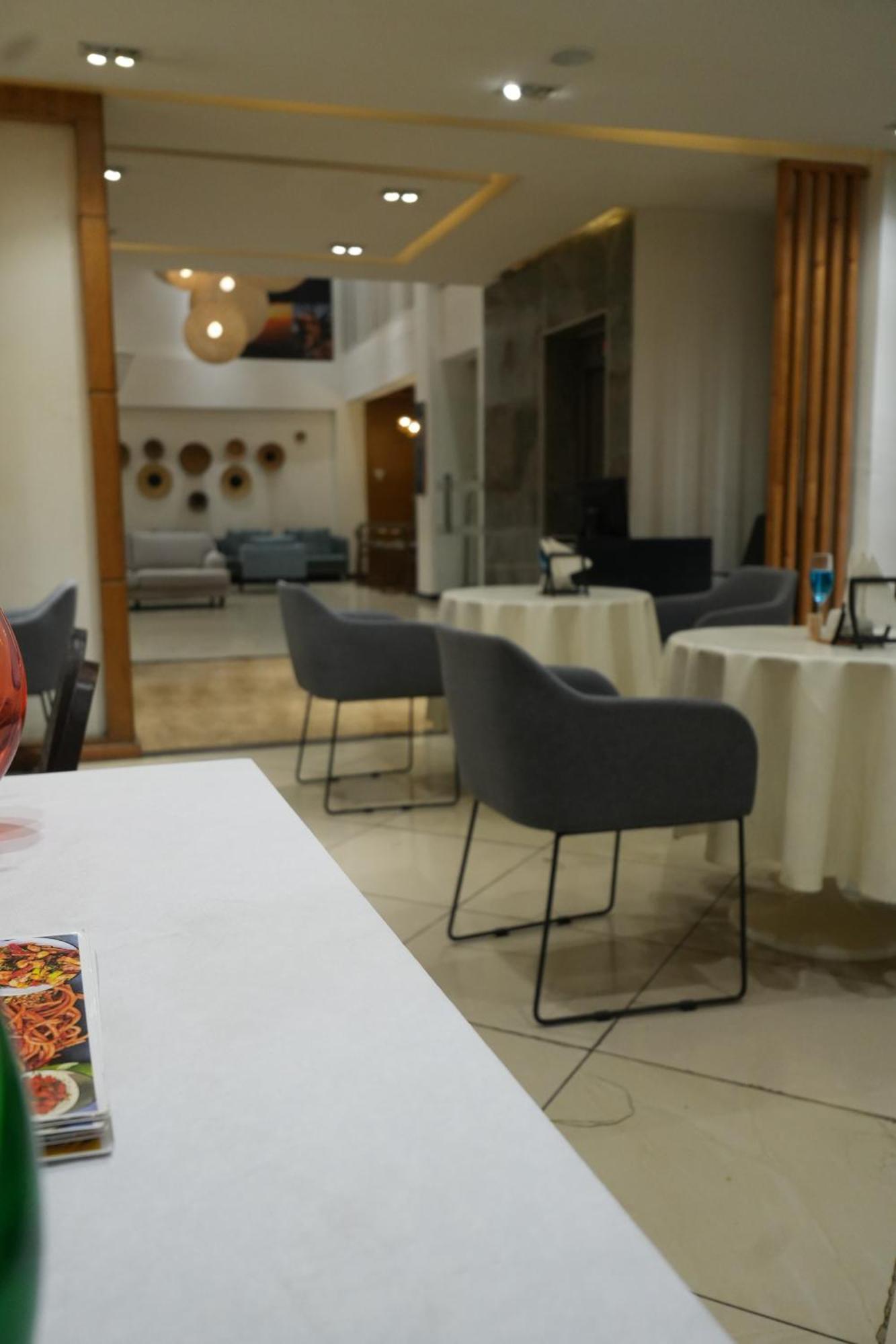 Mazeki Addis Boutique Hotel Exterior photo