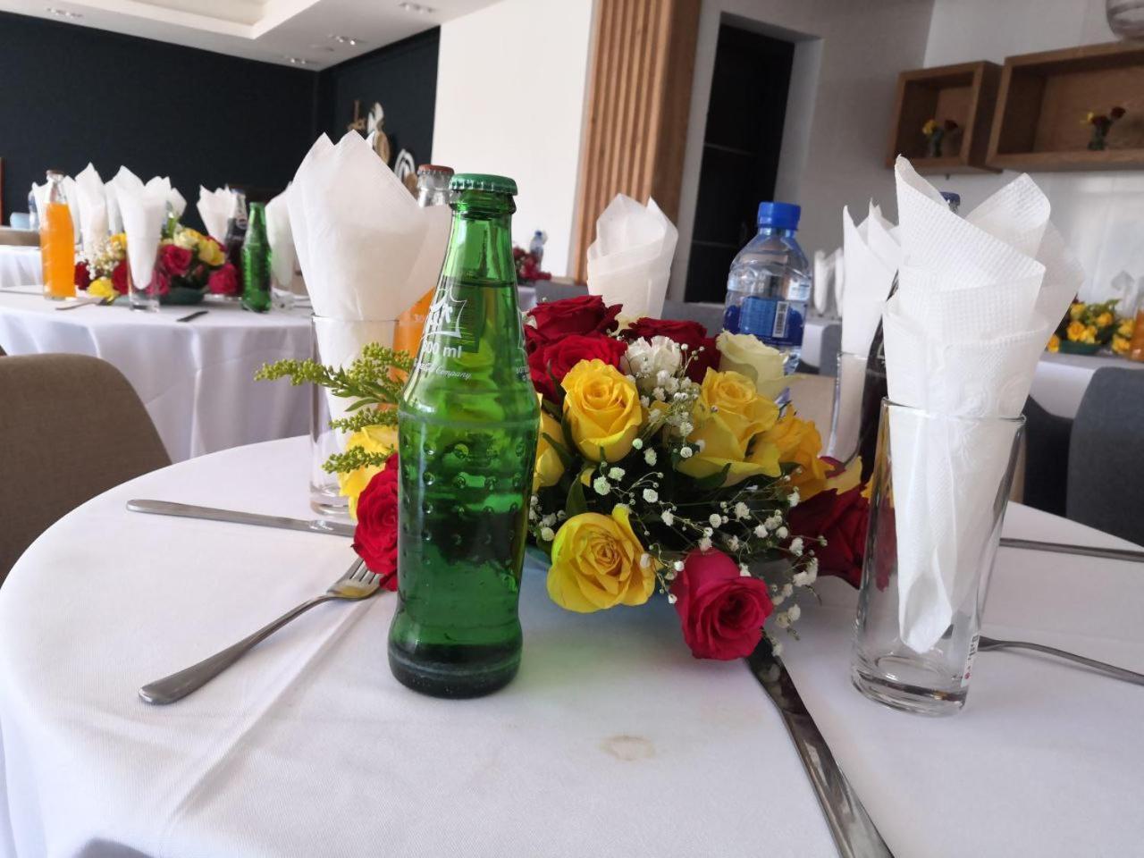 Mazeki Addis Boutique Hotel Exterior photo