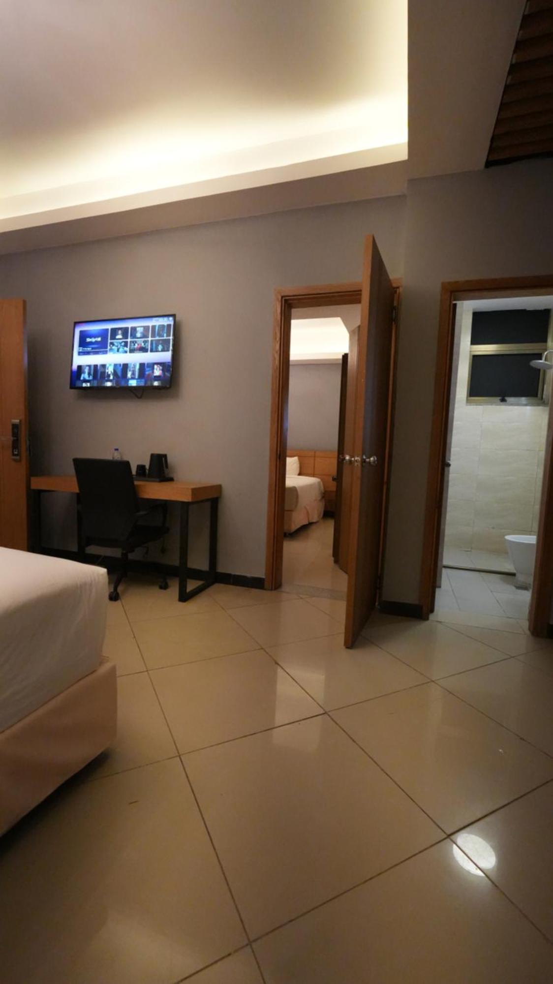 Mazeki Addis Boutique Hotel Exterior photo