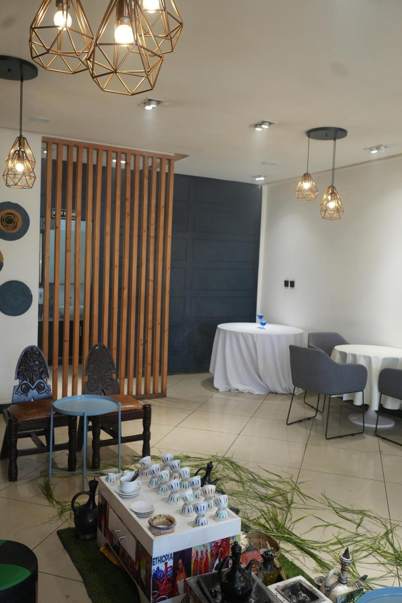 Mazeki Addis Boutique Hotel Exterior photo