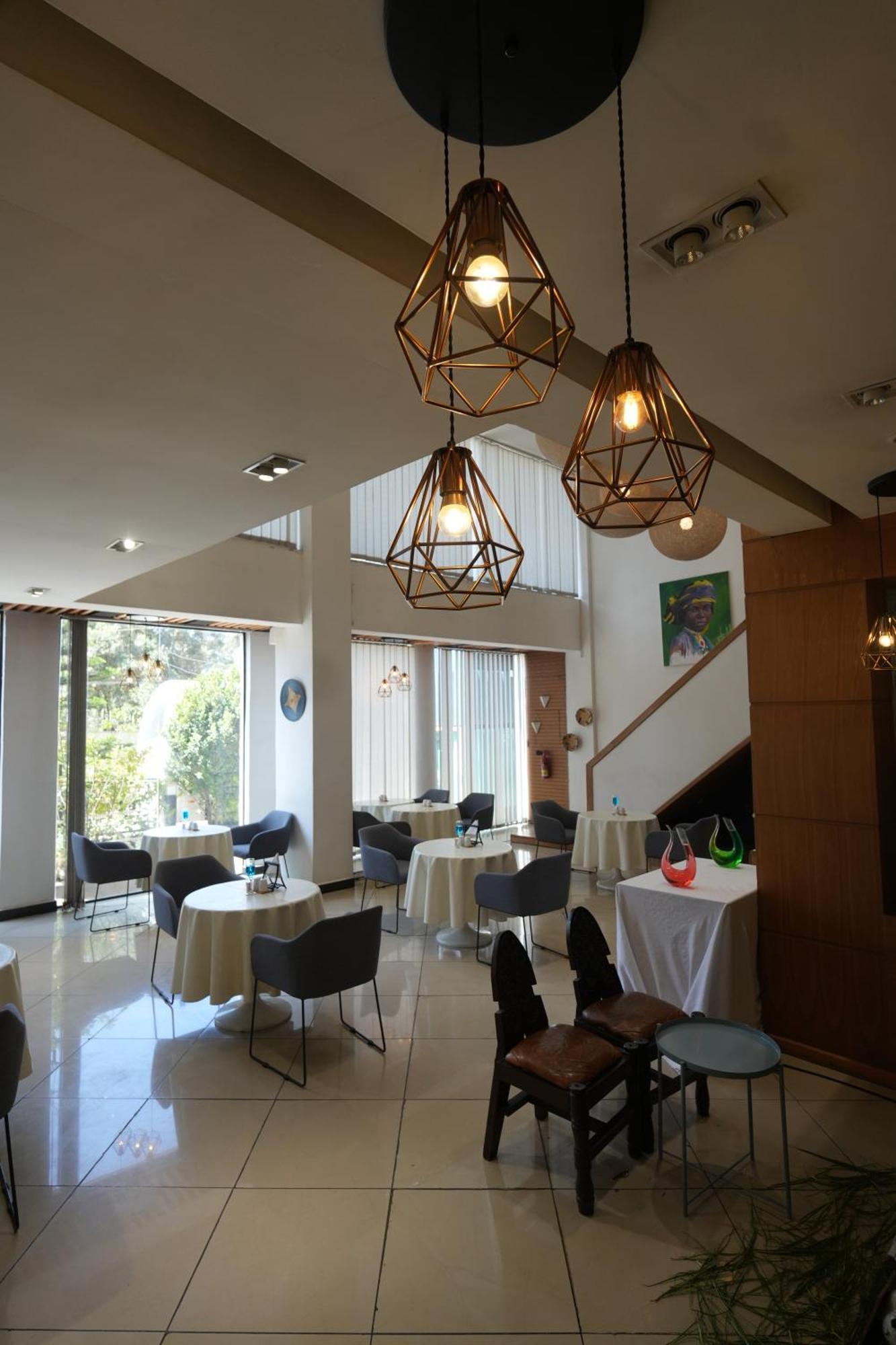 Mazeki Addis Boutique Hotel Exterior photo