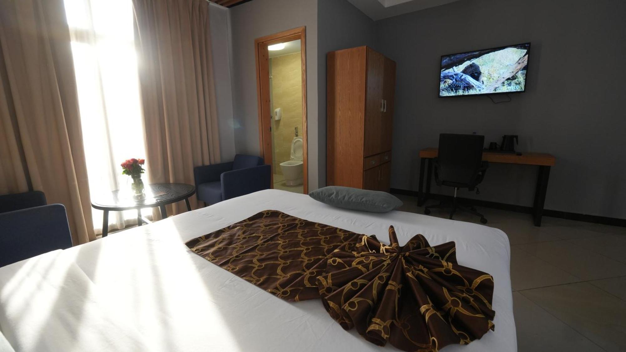 Mazeki Addis Boutique Hotel Exterior photo